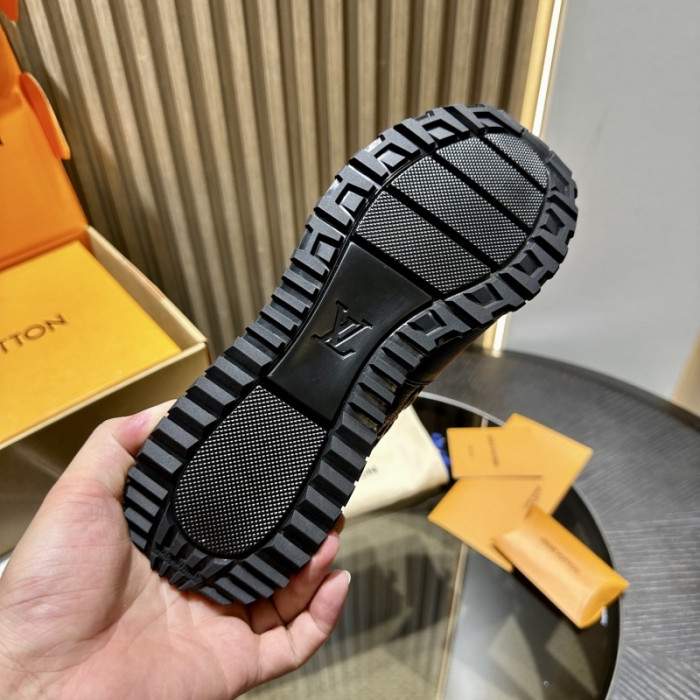 LVT Run Away SNEAKERS  L&V-RA01