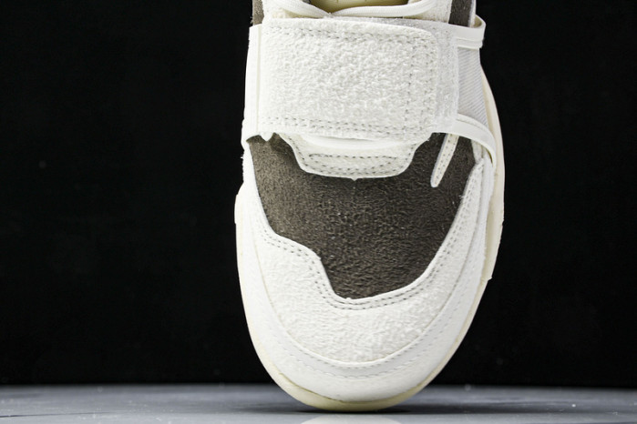 Nike Zoom Field Jaxx SP Travis Scott HQ3061-102