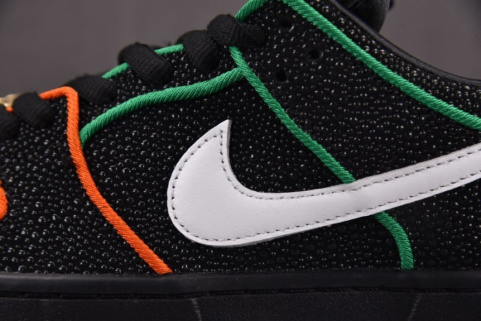 SB Dunk Low Bronx Girls Skate - HV1664-001