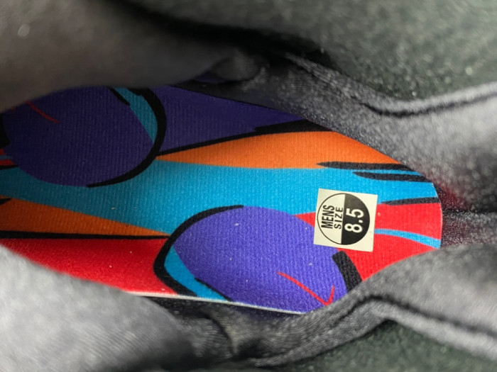 Jordan 8 Retro Bugs Bunny (2025) - 305381-100