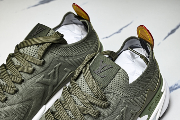 LVT Runner Tatic Sneaker  L&V-RT05