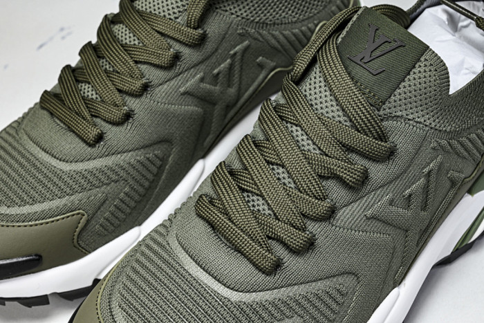 LVT Runner Tatic Sneaker  L&V-RT05