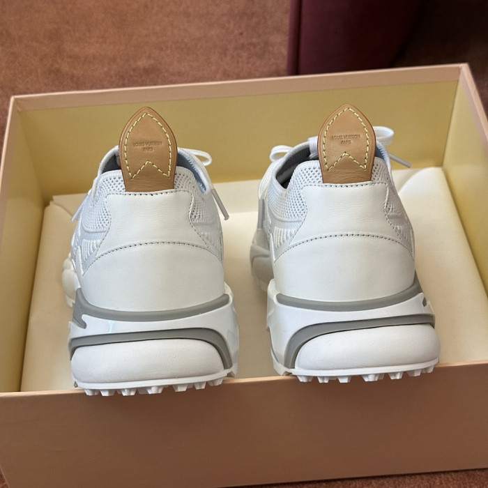 LVT Runner Tatic Sneaker  L&V-RT07