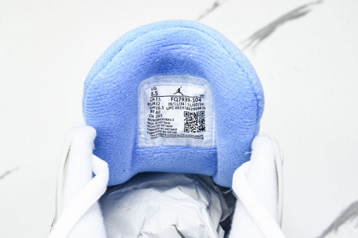 Air Jordan 4 RM "Neutral Grey" FQ7939-104